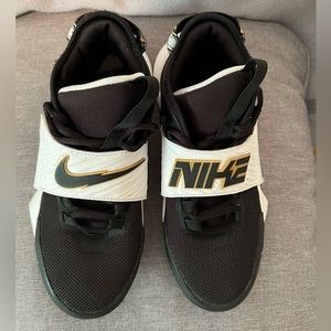 Nike Boys Future Court 3 CT2866-006 Black Basketball Sneakers Sz  4Y